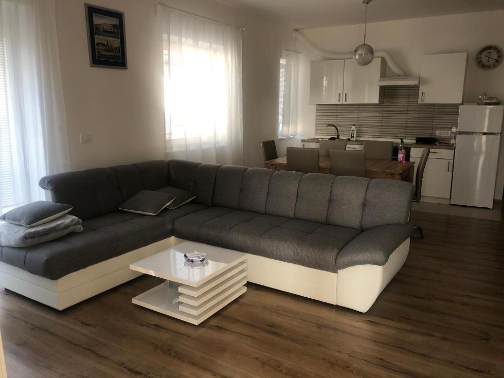 Apartmaji Meduza イゾラ エクステリア 写真